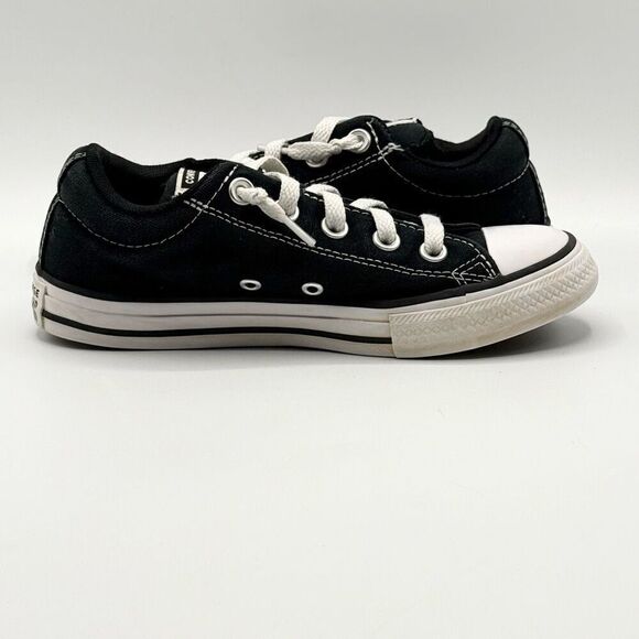 Converse All Star Chuck Taylor Black and White Lace Up Low Sneakers - Kids US 2 - Picture 8 of 10